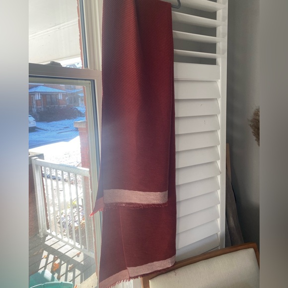 Love & Lore scarf - Picture 1 of 3